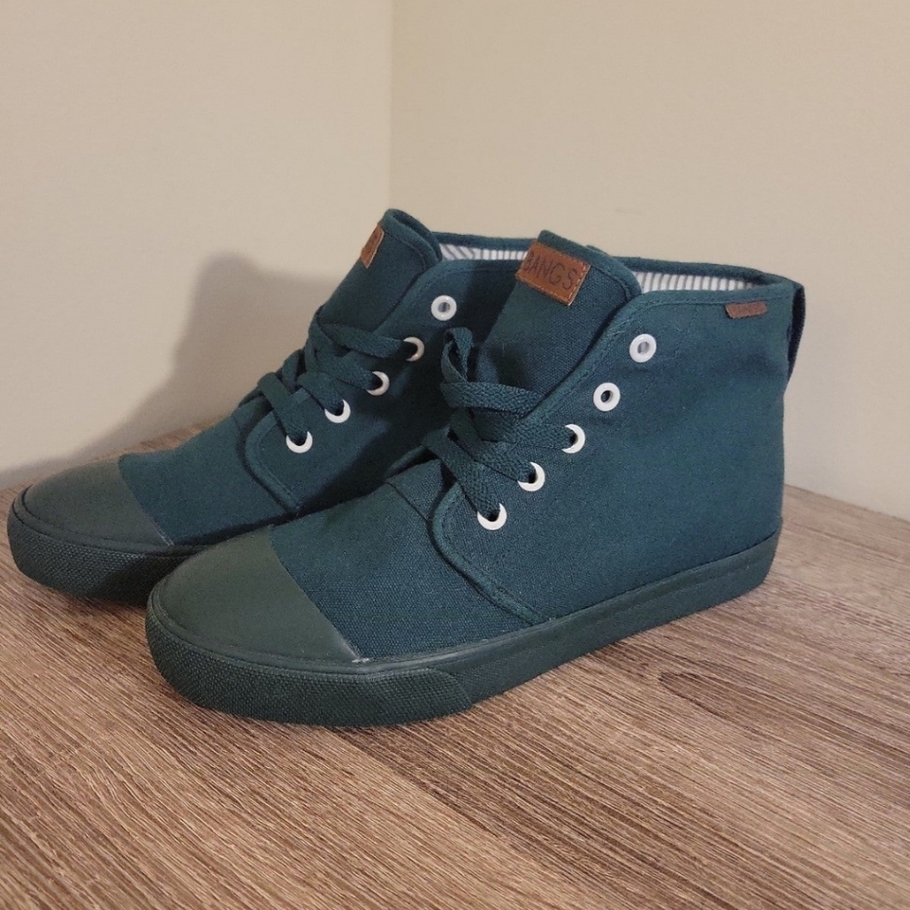Bangs Green Shoes Women's Size 7.5